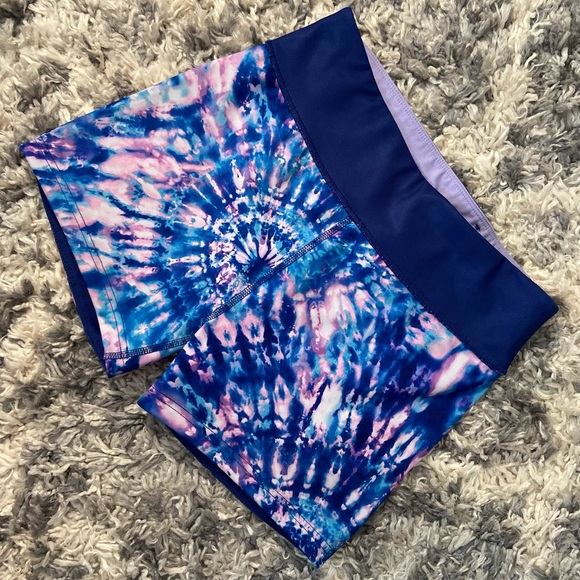 Activewear Shorts - Picture 1 of 1